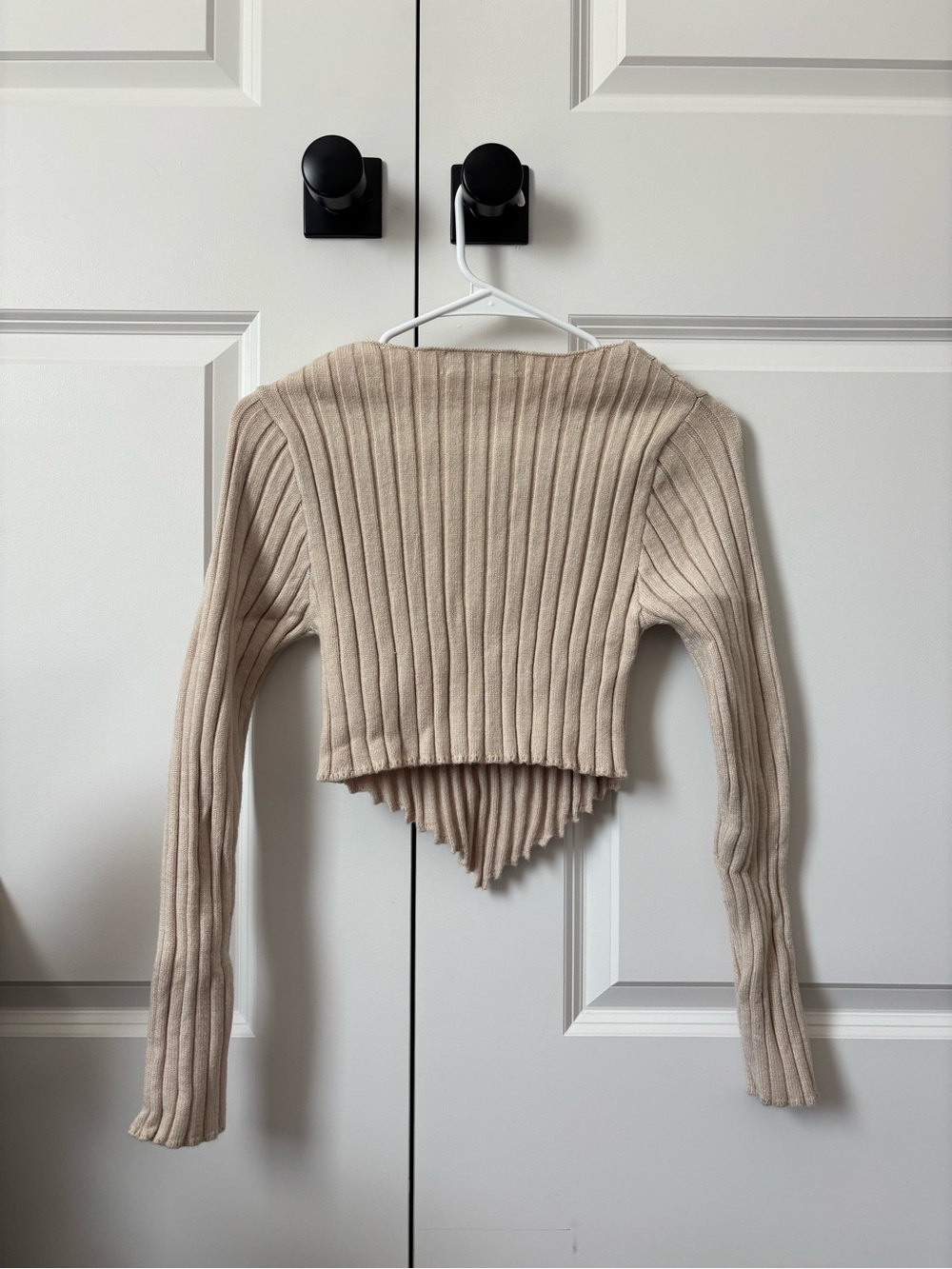 Willow & Wisp Beige Ribbed Pointed Hem Sweater - Picture 2 of 2